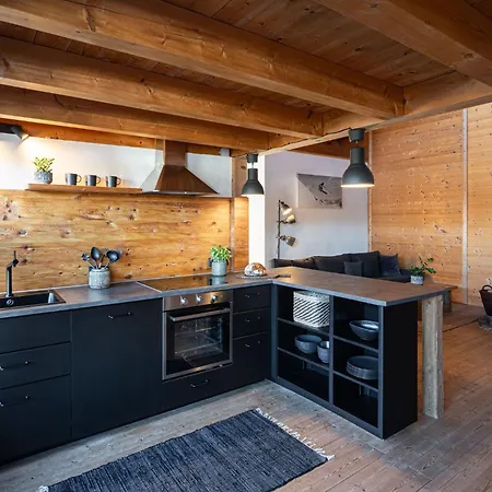 Apartment Aura *